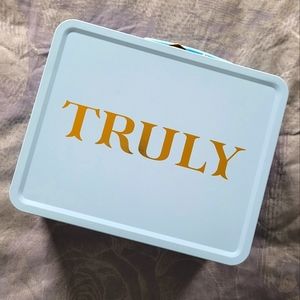 ⭐️Tin Lunch Box⭐️
